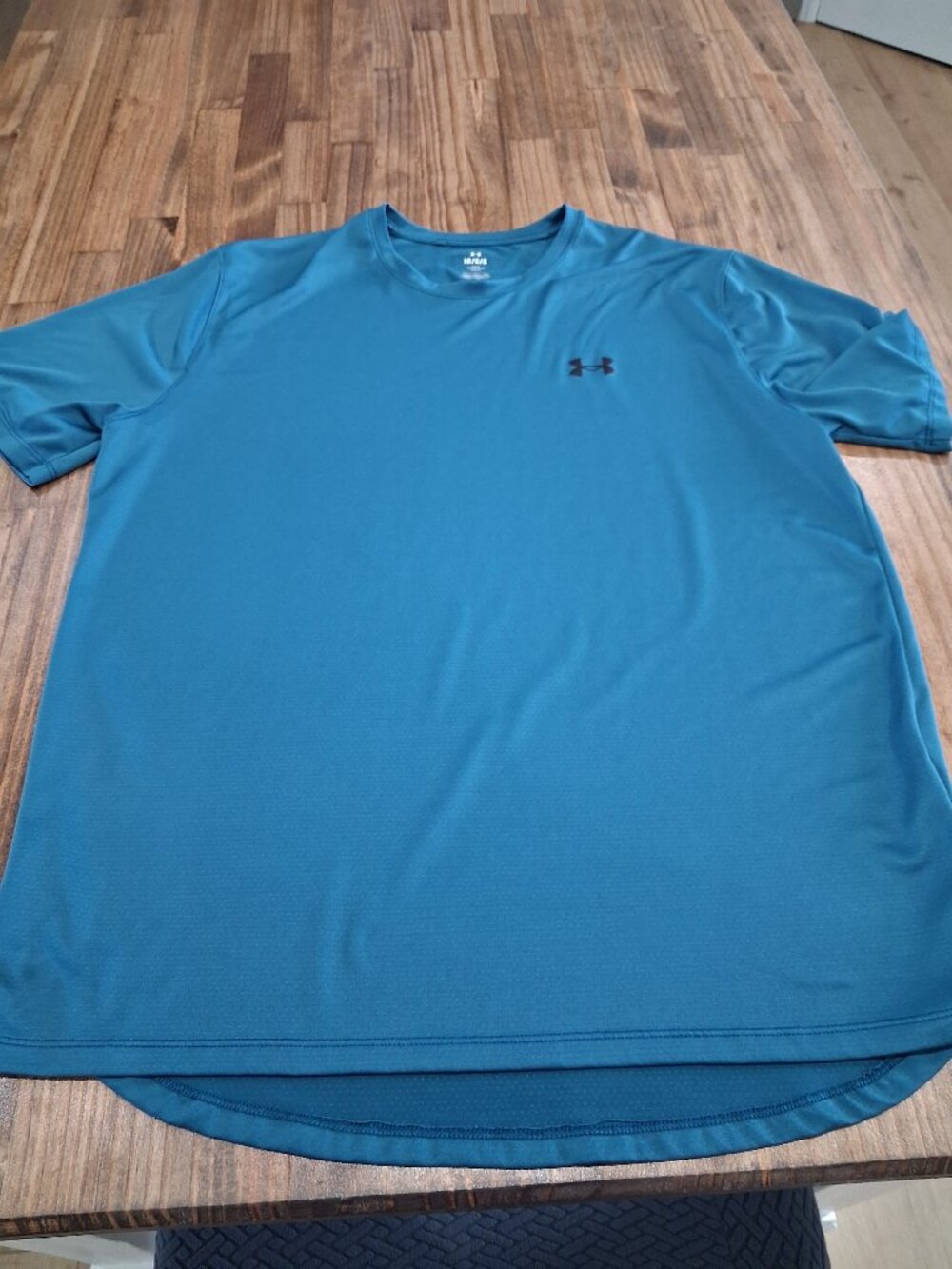 Mens Under Armour t-shirt size Large